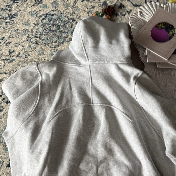 Lululemon grey hoodie size 16 - Picture 4 of 6